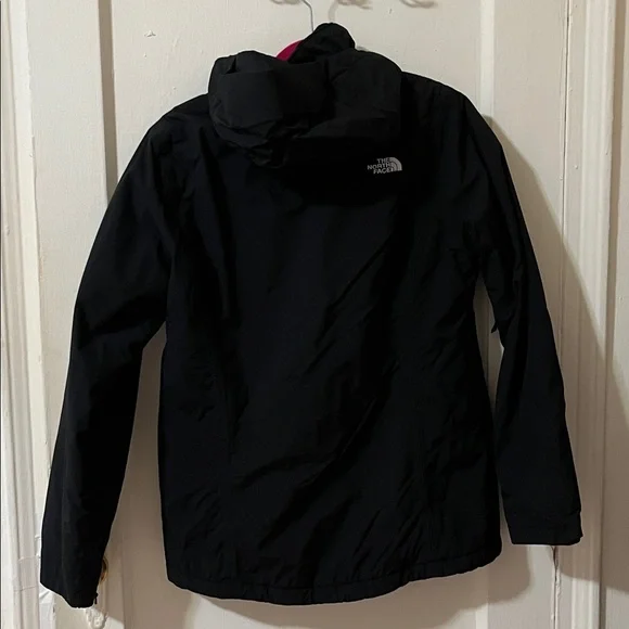 The North Face Women's Black Ski Jacket - Picture 5 of 7